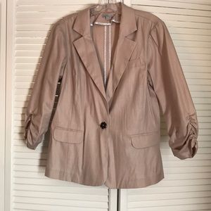Tan Blazer, rouched sleeves, ruffled back. XL